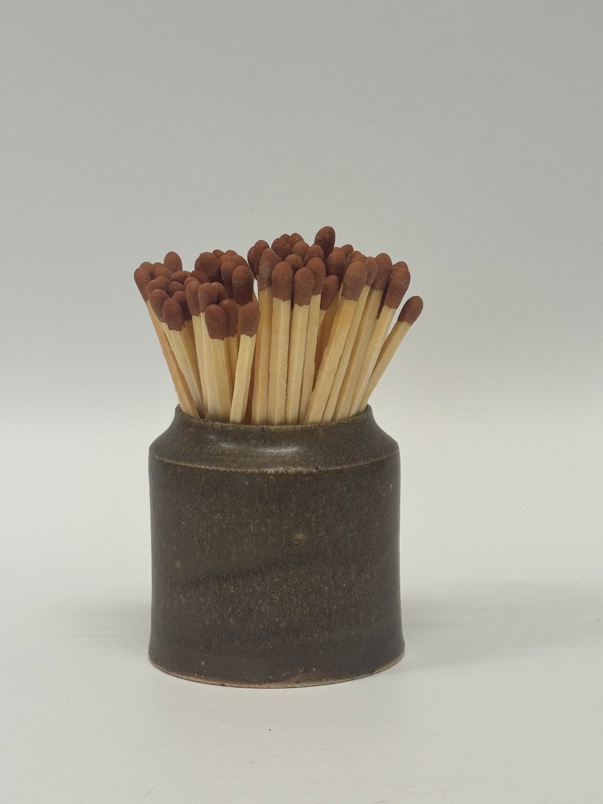 strike pot // leather