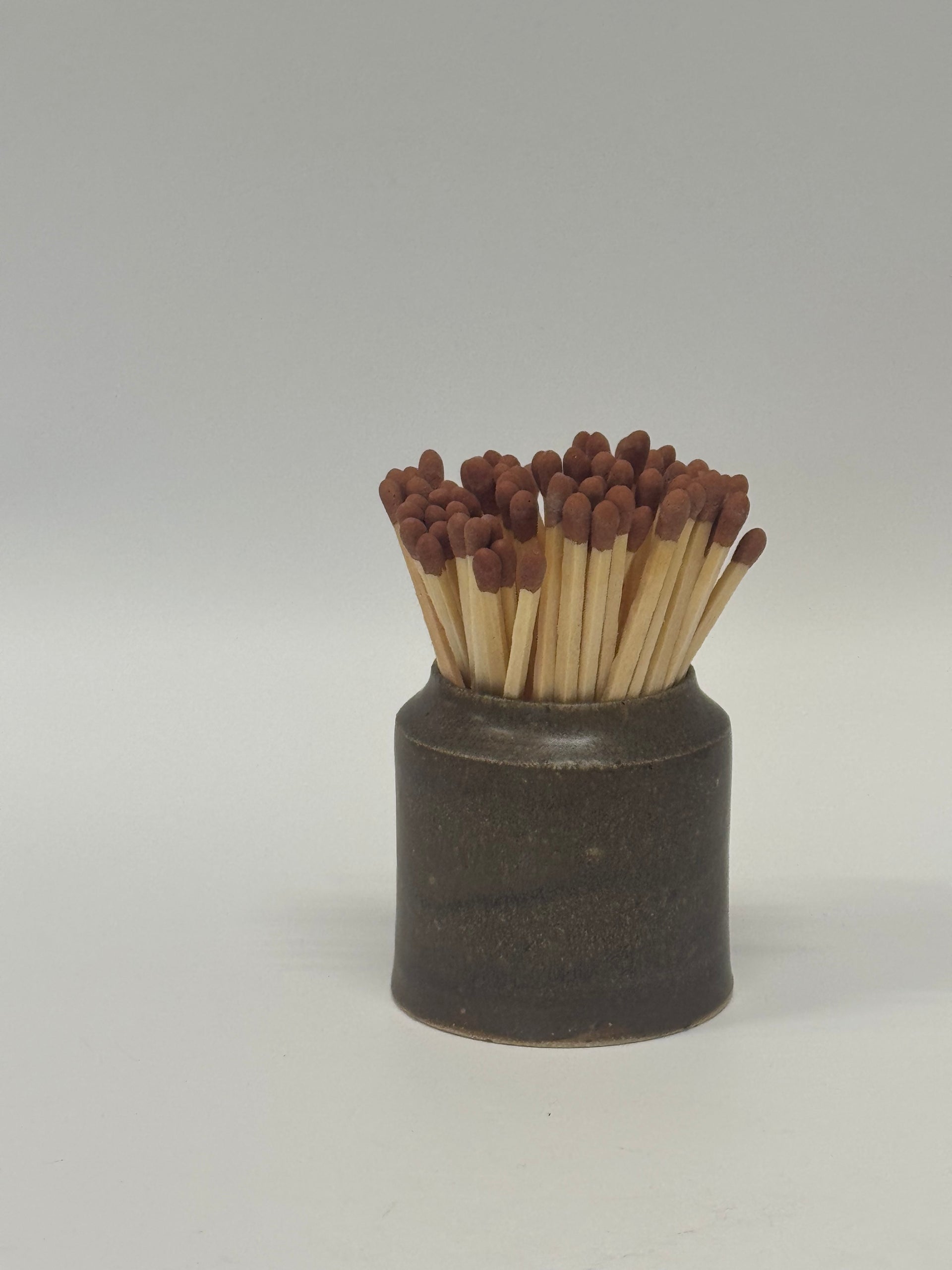 strike pot // leather