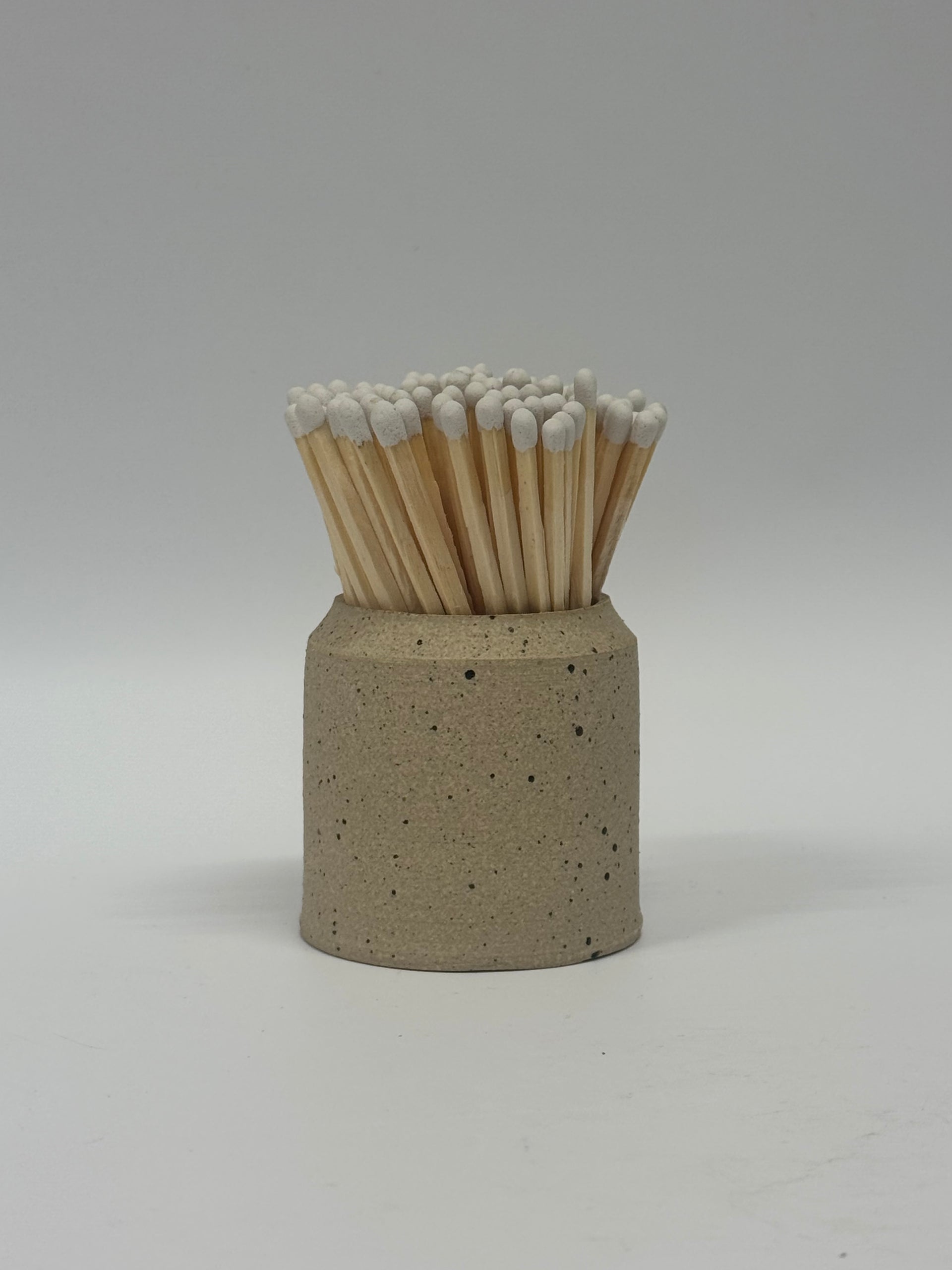 strike pot // raw clay [white matches]