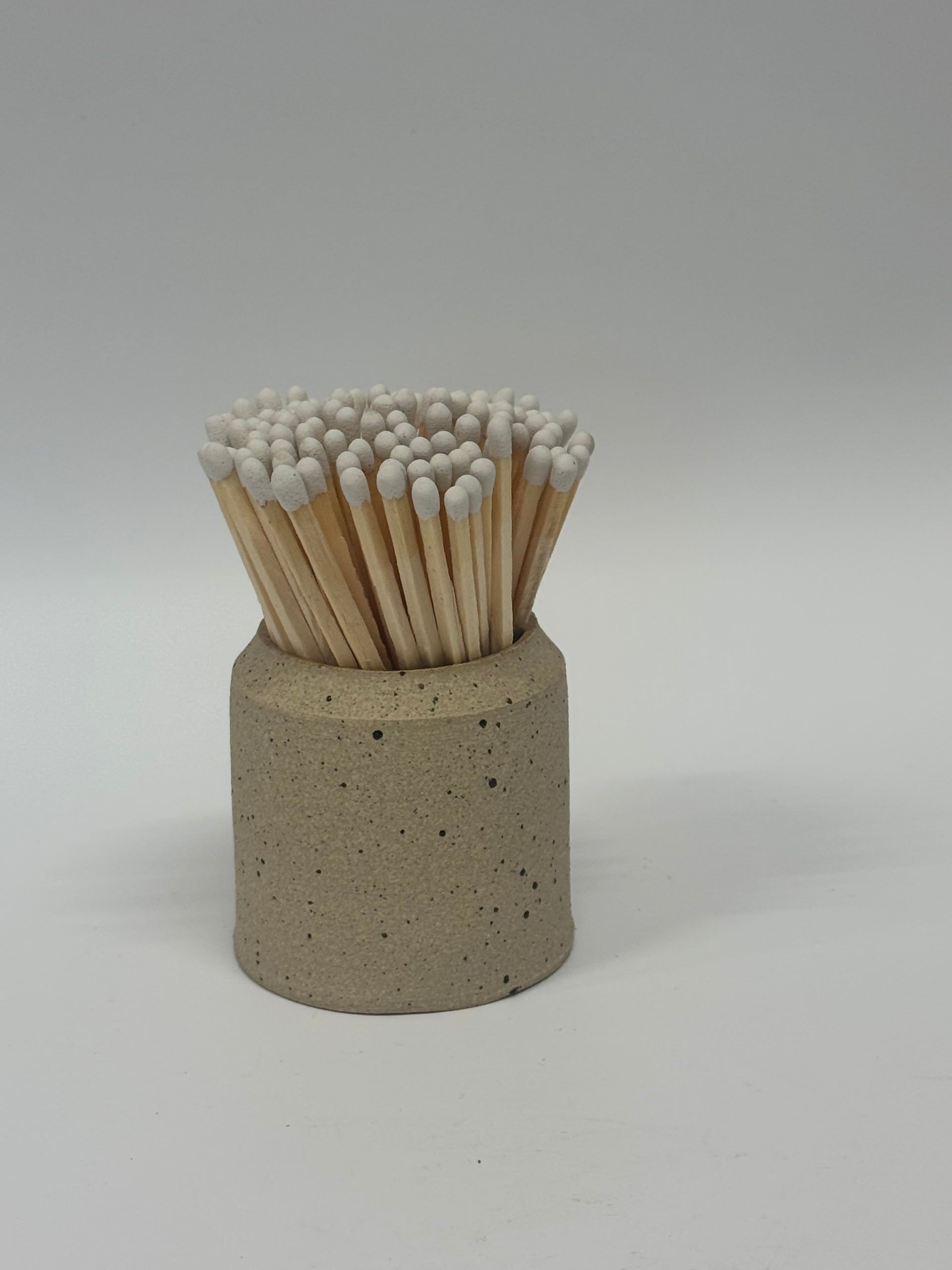 strike pot // raw clay [white matches]