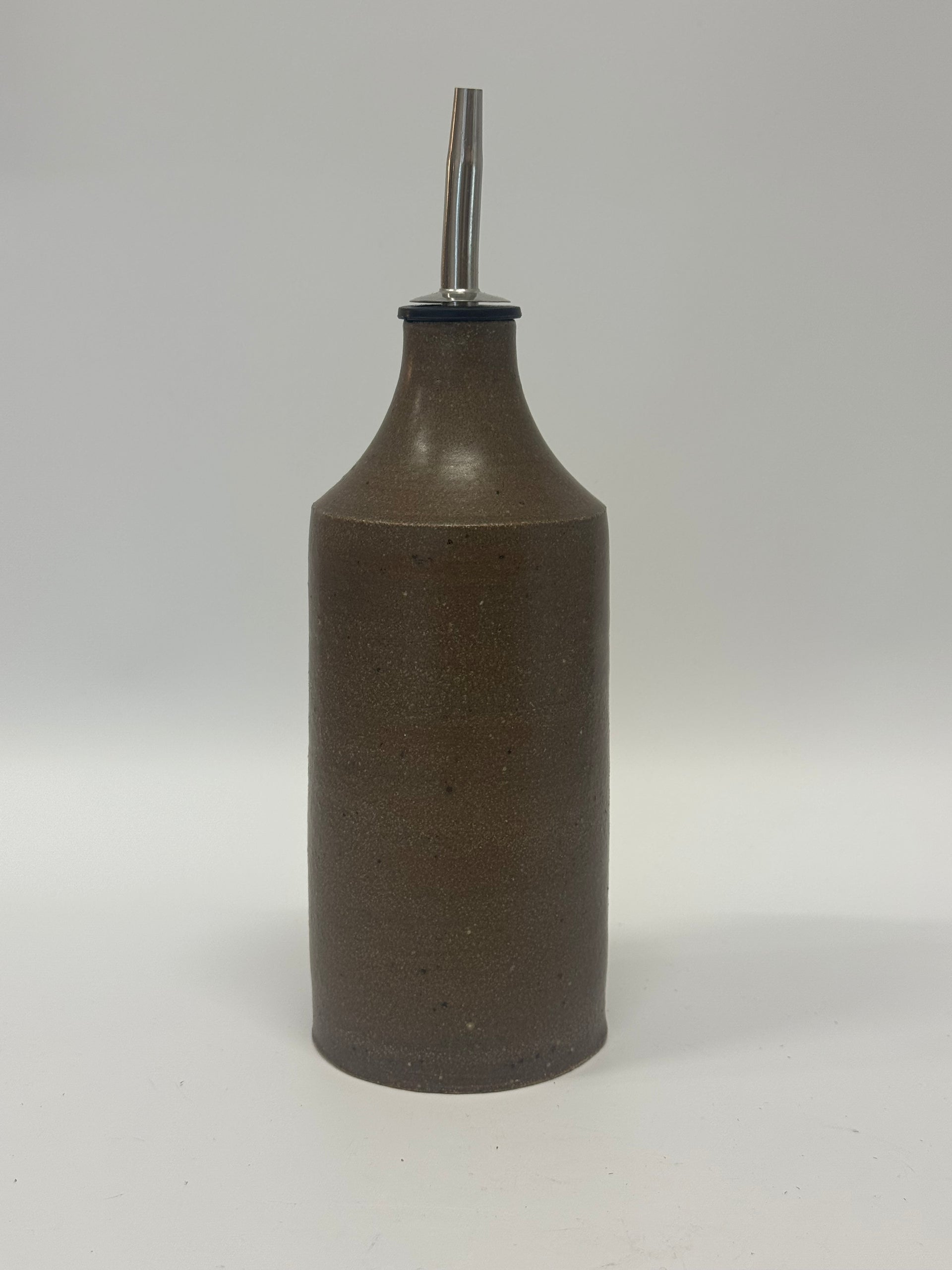 oil pourer // leather